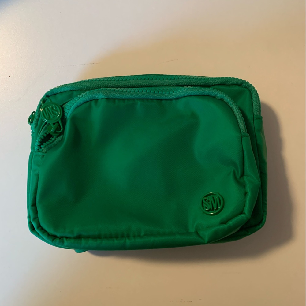 NWOT Steve Madden Green Compact Women's Pouch